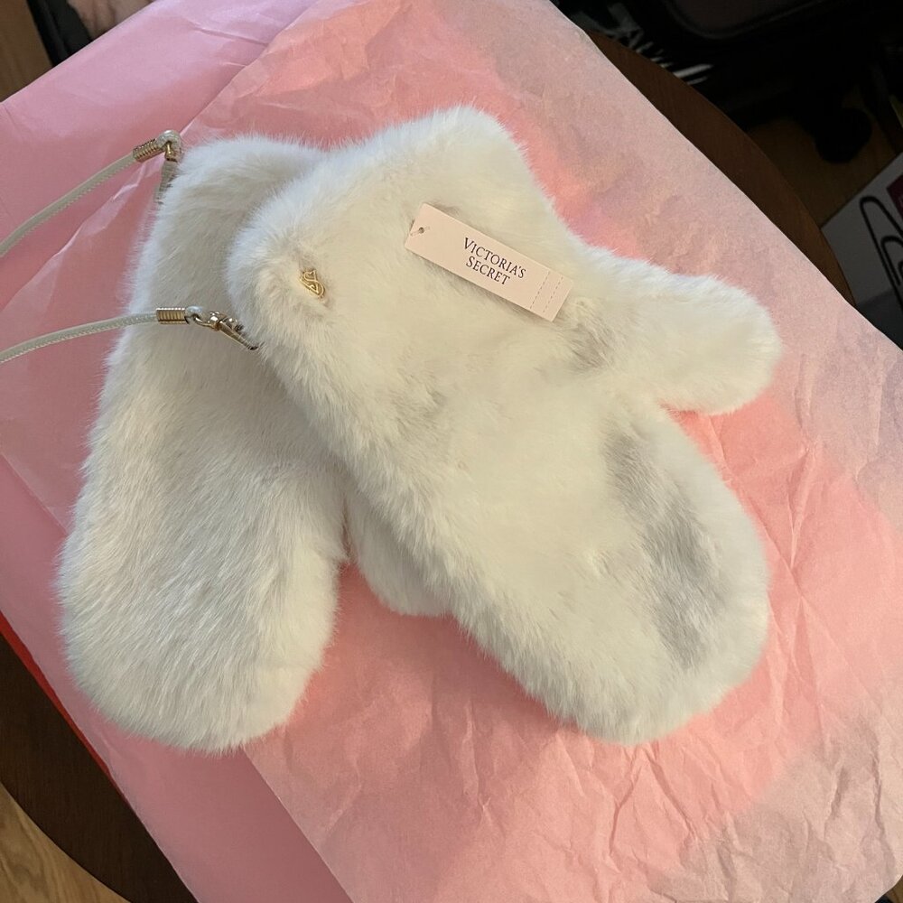 Victoria's Secret Luxe Faux Fur Mittens NWT